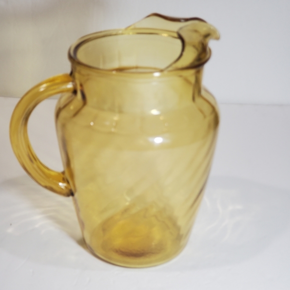 Vintage Amber Gold Yellow Pressed Swirl Glass Large Pitcher With Ice Lip EUC - Picture 2 of 15